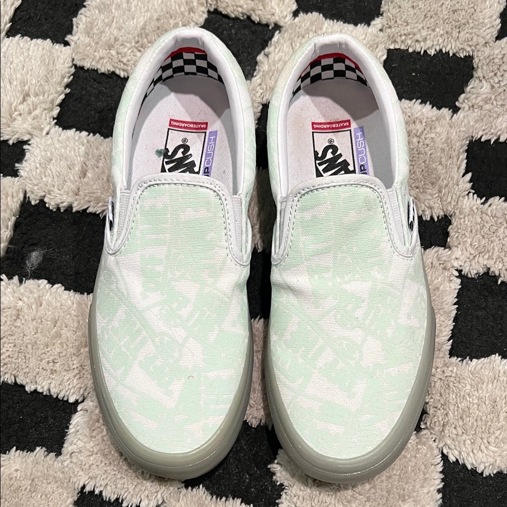 Vans White & Light Green Slip-On Shoes
Skate Slip on Glow In The Dark Low Skate